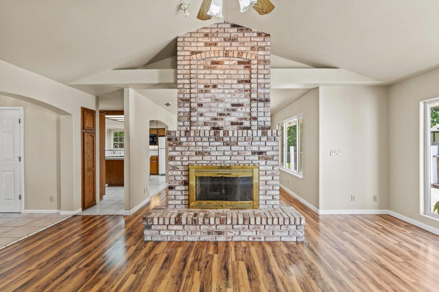Detail Gallery Image 32 of 42 For 1840 Saratoga Ct, Yuba City,  CA 95993 - 3 Beds | 2 Baths