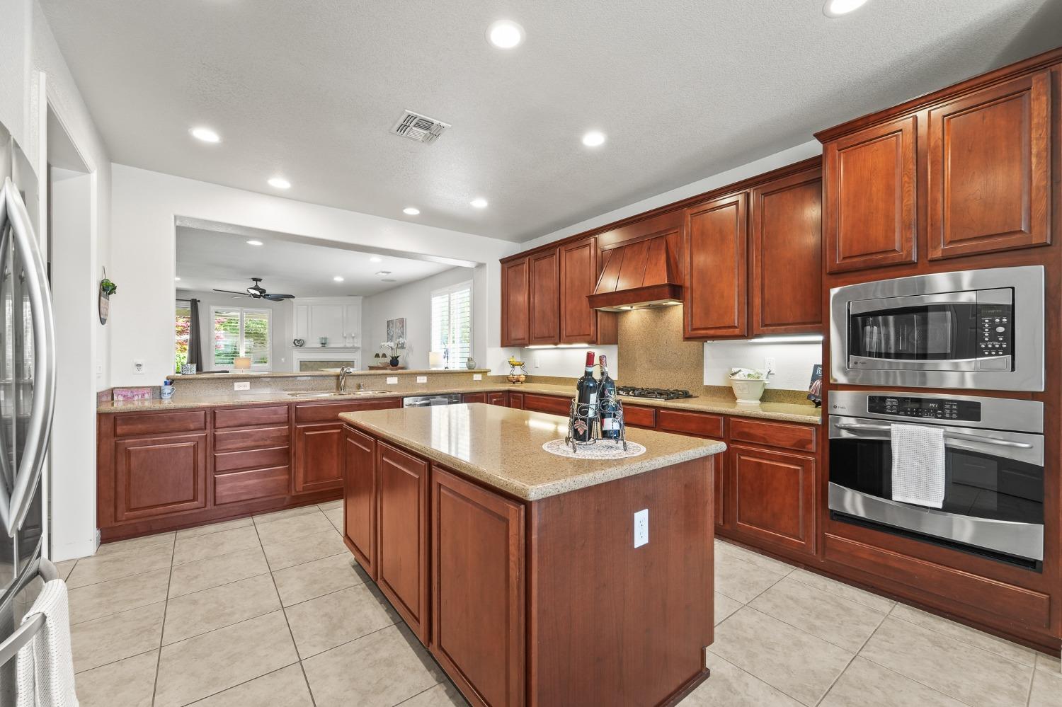 Detail Gallery Image 16 of 66 For 2386 Birdsong Pl, Manteca,  CA 95336 - 2 Beds | 2 Baths