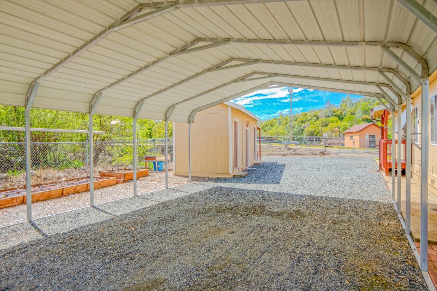 Detail Gallery Image 8 of 55 For 5010 Water St, Coulterville,  CA 95311 - 2 Beds | 2 Baths