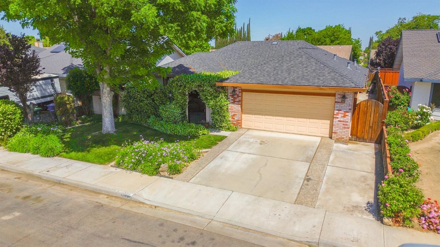 Detail Gallery Image 4 of 63 For 2028 Princeton Ct, Los Banos,  CA 93635 - 3 Beds | 2 Baths
