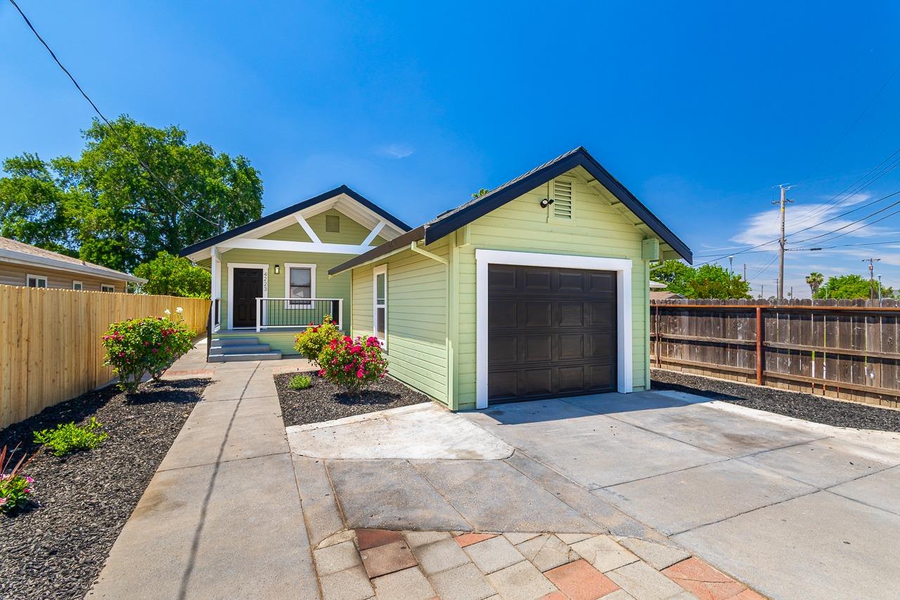 Detail Gallery Image 1 of 24 For 4223 Marysville Blvd, Sacramento,  CA 95838 - 3 Beds | 2 Baths