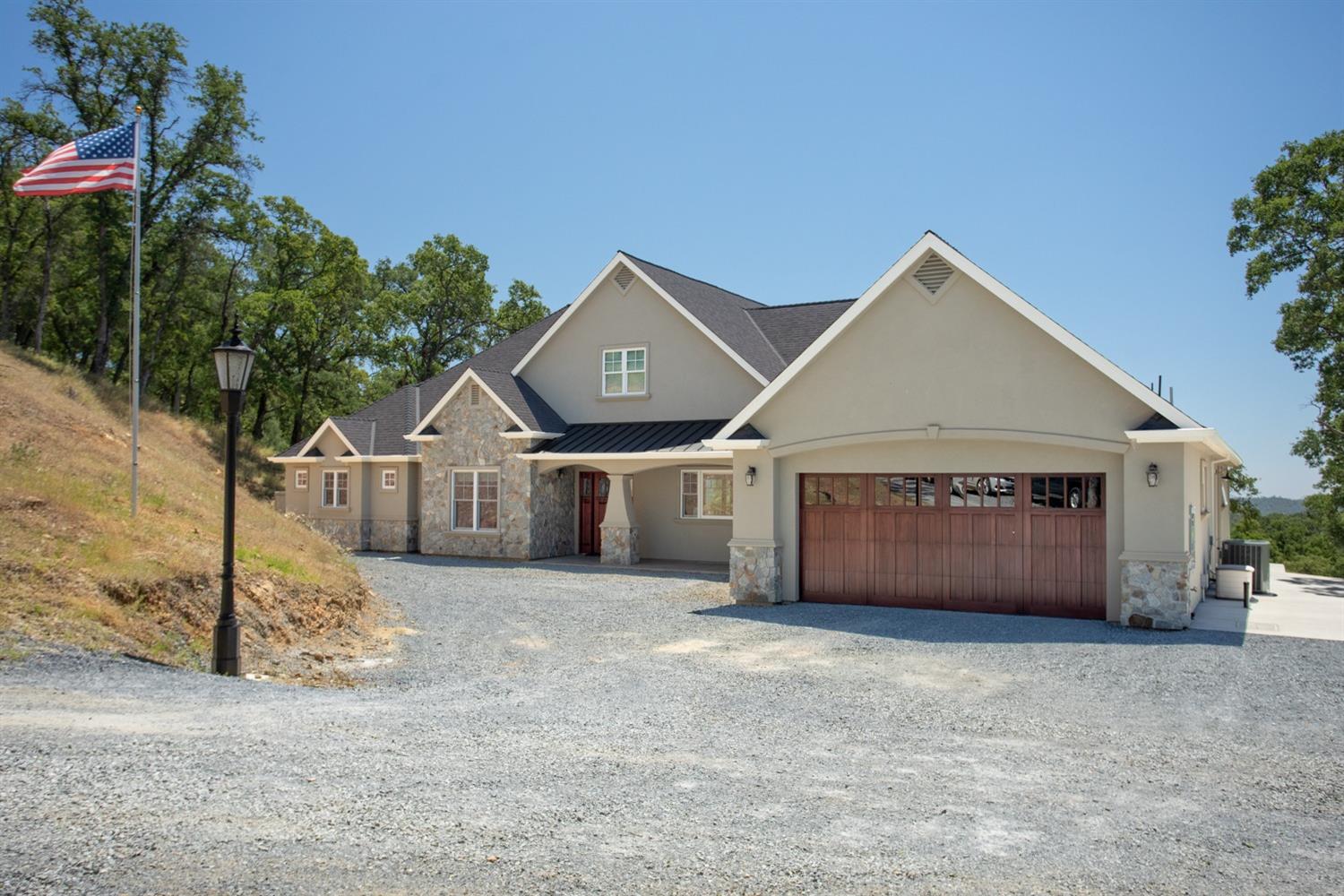 Detail Gallery Image 6 of 72 For 2483 Manhattan, Auburn,  CA 95603 - 3 Beds | 3 Baths