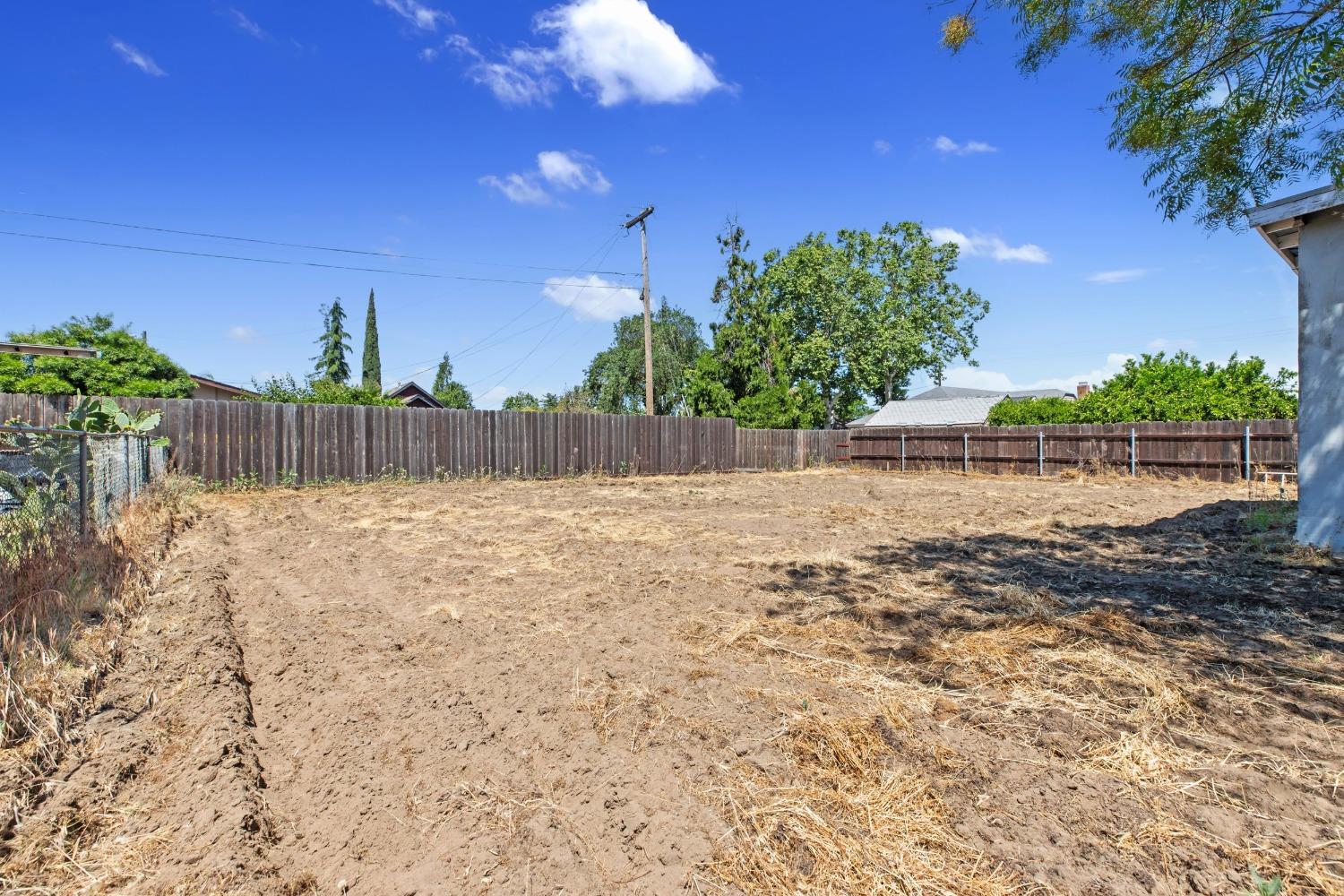 Detail Gallery Image 31 of 42 For 515 Locust Ave, Manteca,  CA 95337 - 3 Beds | 2 Baths