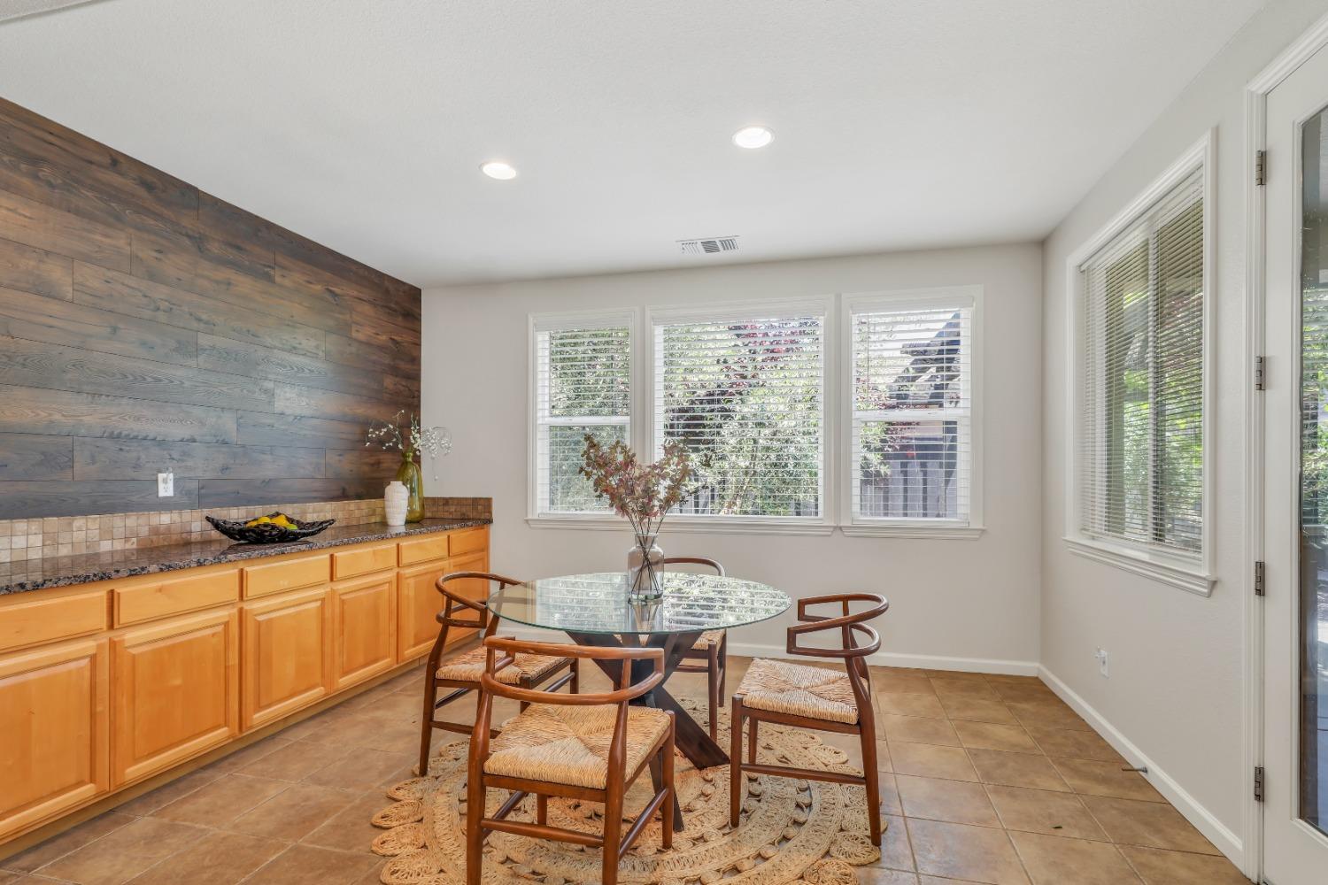 Detail Gallery Image 9 of 64 For 549 Fresian Dr, Oakdale,  CA 95361 - 4 Beds | 3/1 Baths