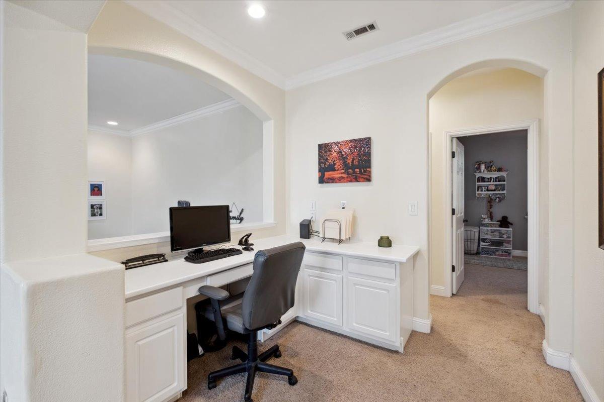 Detail Gallery Image 22 of 49 For 9837 Valgrande Way, Elk Grove,  CA 95757 - 5 Beds | 4 Baths