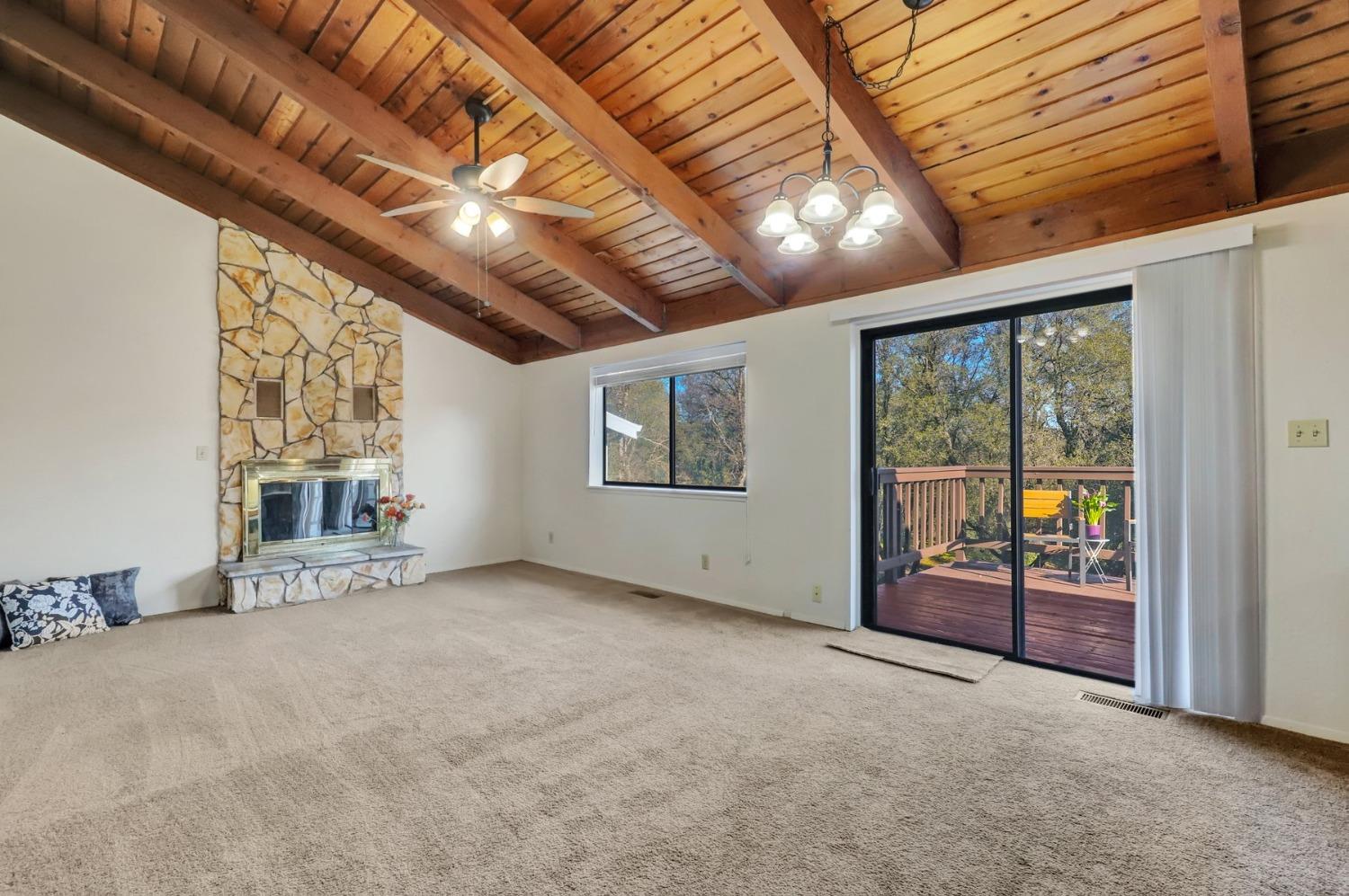 Detail Gallery Image 11 of 48 For 18082 Hummingbird Dr, Penn Valley,  CA 95946 - 3 Beds | 2 Baths