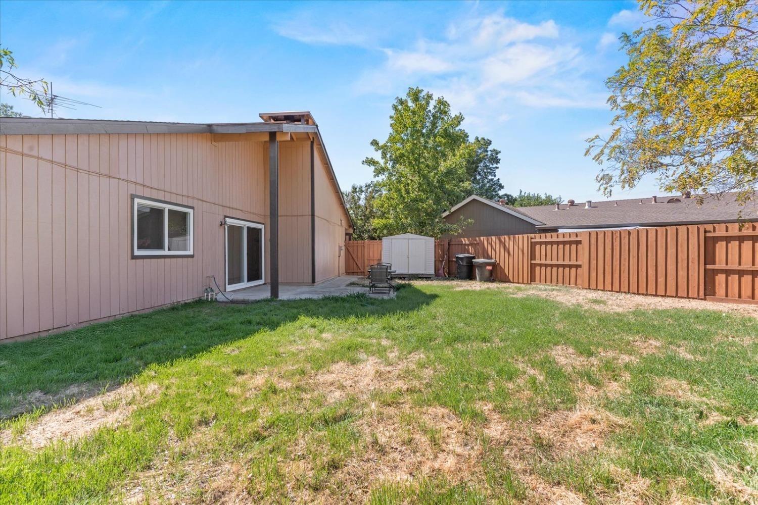 Detail Gallery Image 19 of 24 For 7635 Clover Woods Ct, Sacramento,  CA 95828 - 2 Beds | 2 Baths