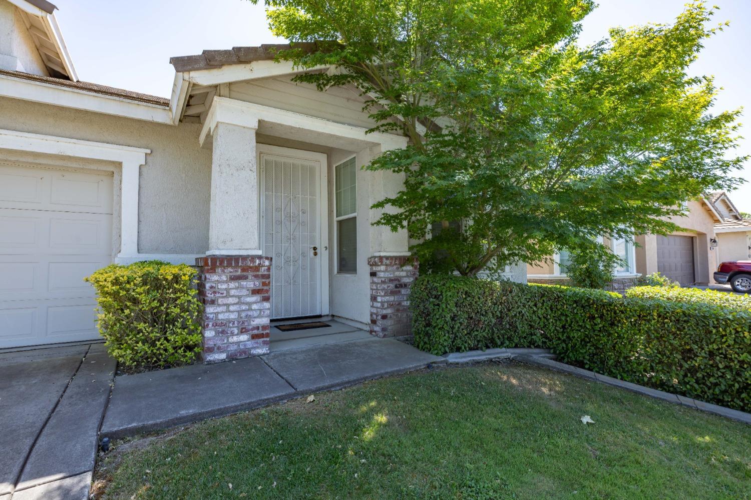 Detail Gallery Image 3 of 36 For 1524 Sandmark Dr, Sacramento,  CA 95835 - 4 Beds | 2 Baths