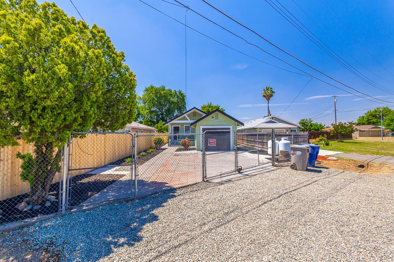 Detail Gallery Image 2 of 24 For 4223 Marysville Blvd, Sacramento,  CA 95838 - 3 Beds | 2 Baths