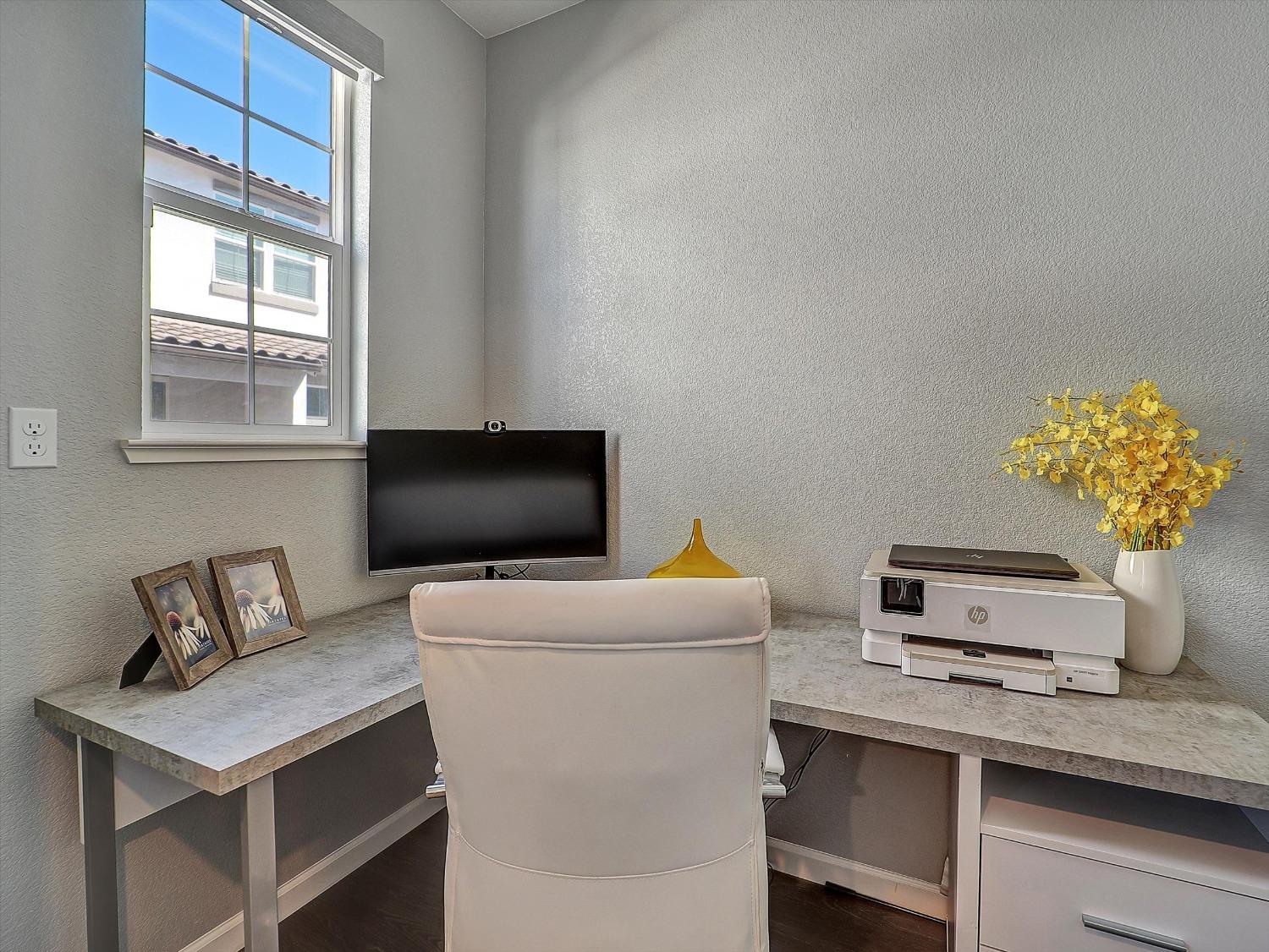 Detail Gallery Image 44 of 97 For 4474 Louvre Ln, Sacramento,  CA 95834 - 4 Beds | 3/1 Baths
