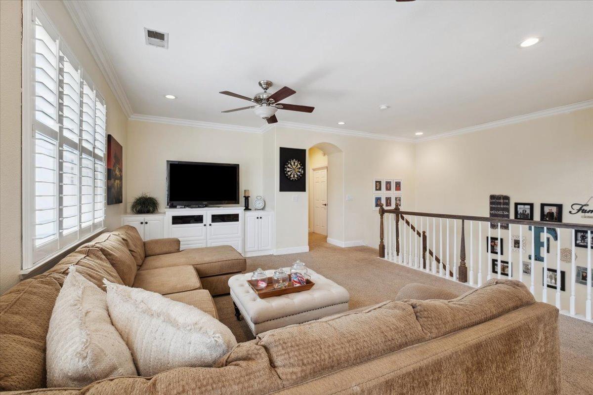 Detail Gallery Image 20 of 49 For 9837 Valgrande Way, Elk Grove,  CA 95757 - 5 Beds | 4 Baths