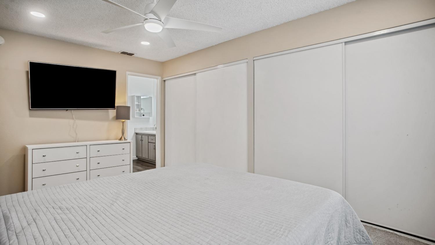 Detail Gallery Image 21 of 39 For 8903 Salmon Falls Dr #B,  Sacramento,  CA 95826 - 4 Beds | 2/1 Baths