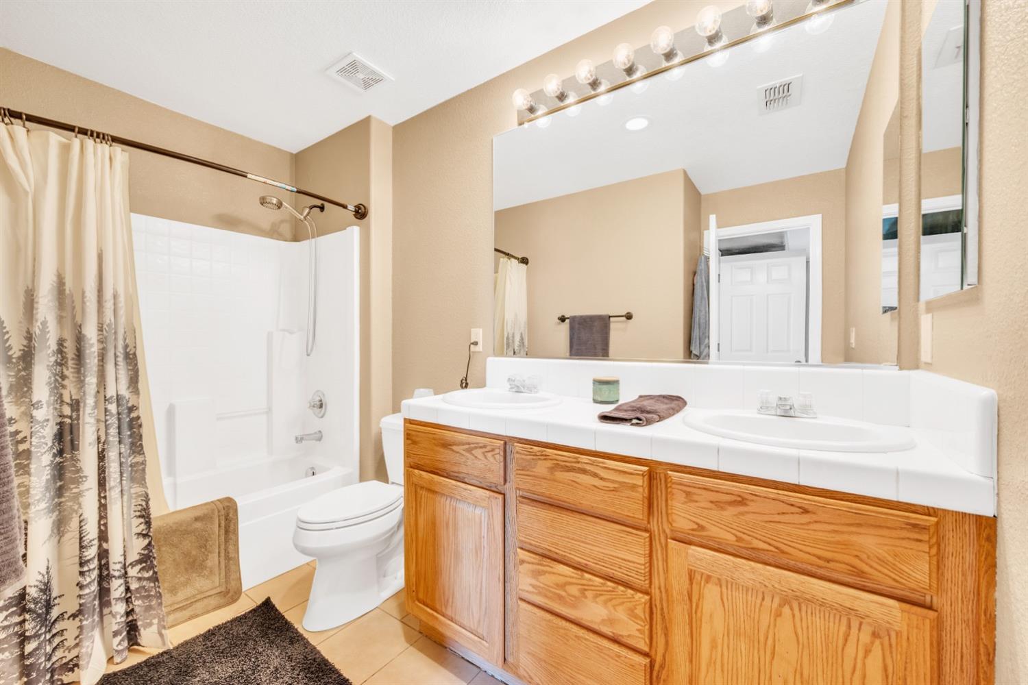 Detail Gallery Image 32 of 47 For 1684 Valley Meadows Dr, Olivehurst,  CA 95961 - 3 Beds | 2 Baths