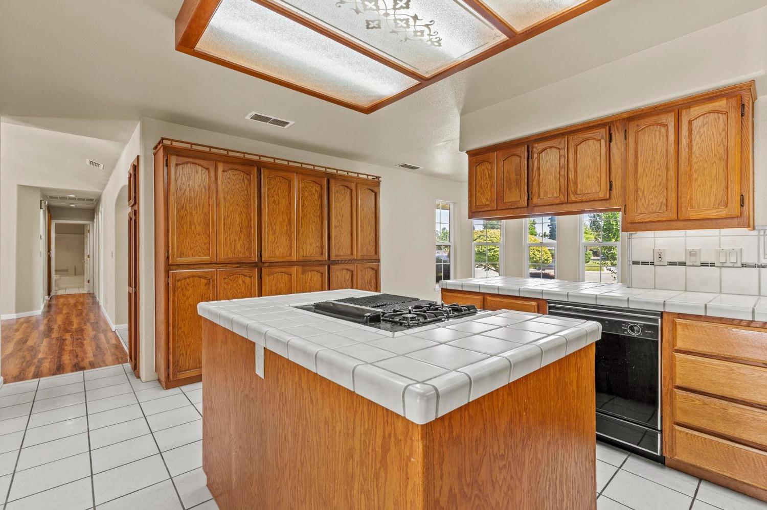 Detail Gallery Image 30 of 42 For 1840 Saratoga Ct, Yuba City,  CA 95993 - 3 Beds | 2 Baths