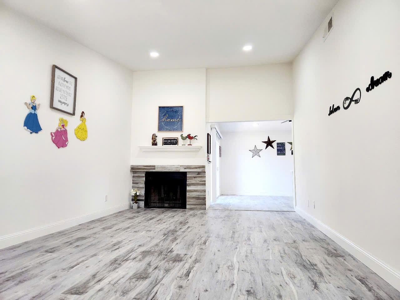 Detail Gallery Image 3 of 24 For 7635 Clover Woods Ct, Sacramento,  CA 95828 - 2 Beds | 2 Baths