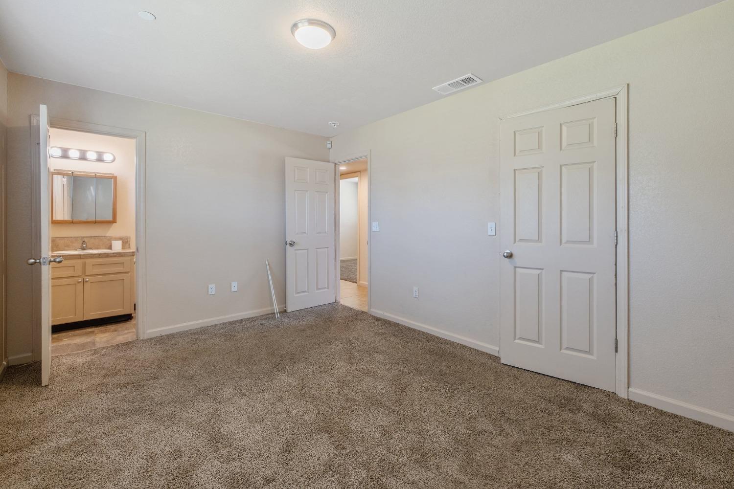 Detail Gallery Image 24 of 38 For 709 Shasta Dr, Hanford,  CA 93230 - 4 Beds | 2 Baths