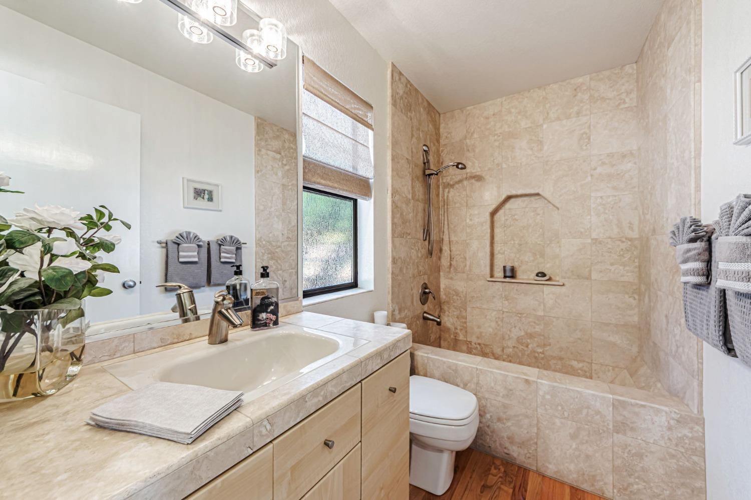 Detail Gallery Image 20 of 46 For 159 Aeolia Dr, Auburn,  CA 95603 - 3 Beds | 3 Baths