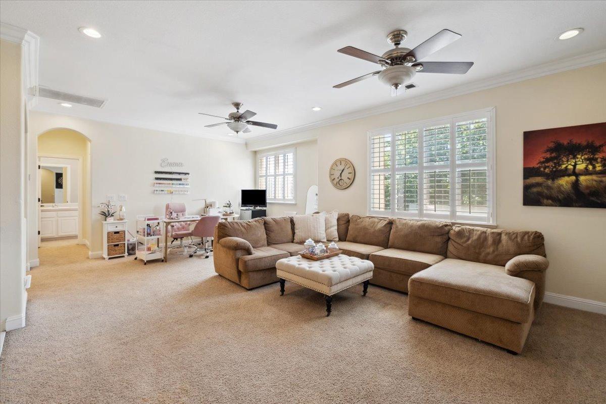 Detail Gallery Image 21 of 49 For 9837 Valgrande Way, Elk Grove,  CA 95757 - 5 Beds | 4 Baths