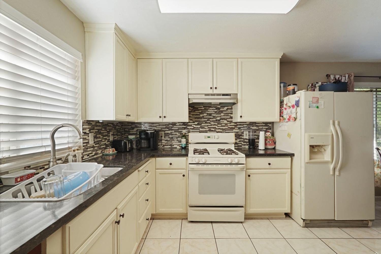 Detail Gallery Image 13 of 38 For 3460 Belleview Ave, Stockton,  CA 95206 - 3 Beds | 2 Baths
