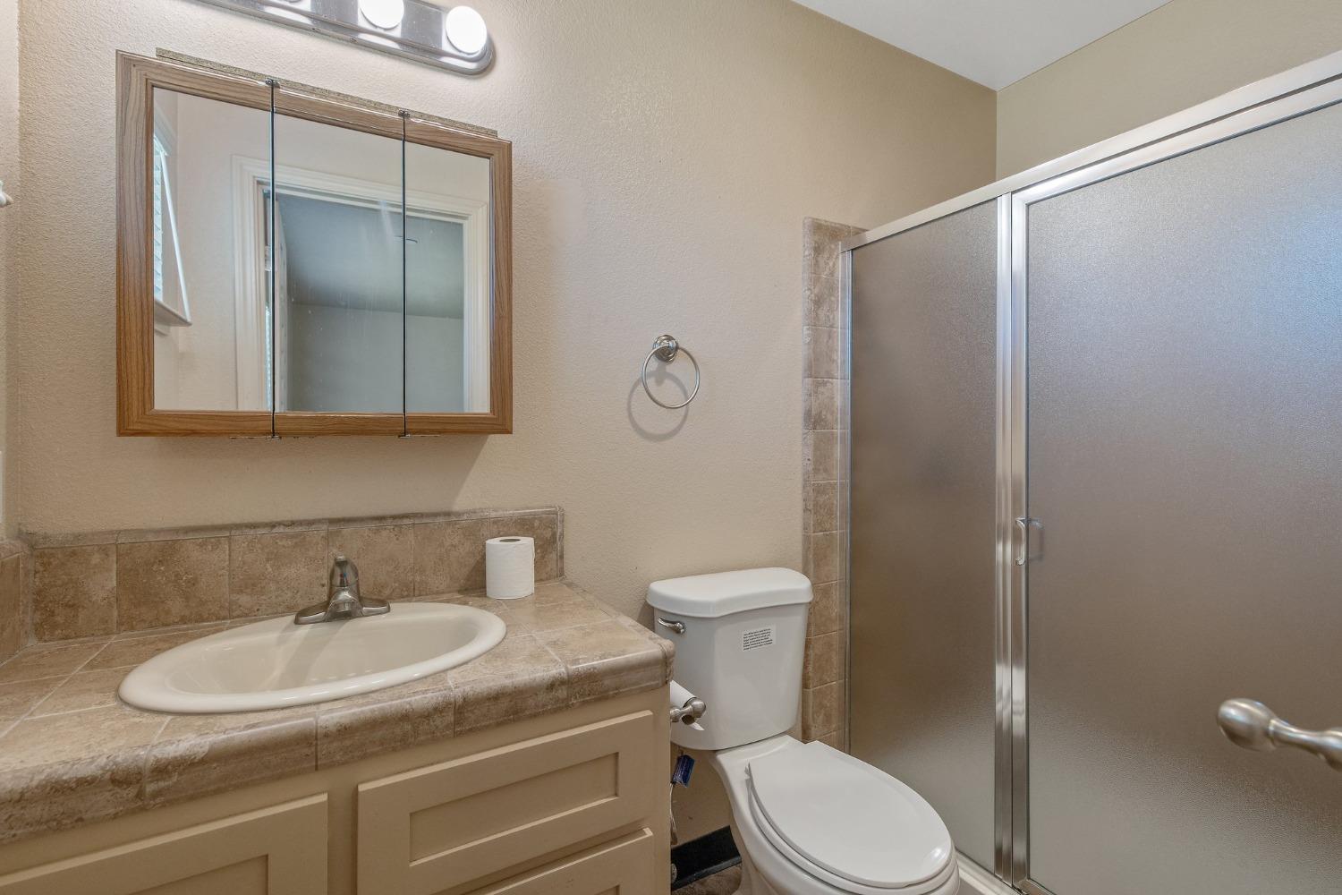 Detail Gallery Image 25 of 38 For 709 Shasta Dr, Hanford,  CA 93230 - 4 Beds | 2 Baths