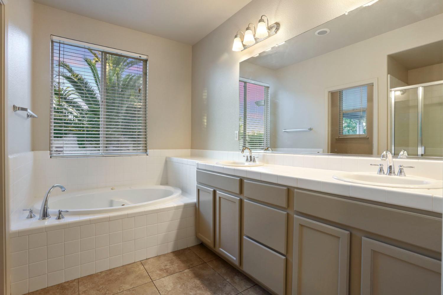 Detail Gallery Image 18 of 38 For 1401 Oasis Ln, Patterson,  CA 95363 - 4 Beds | 2/1 Baths