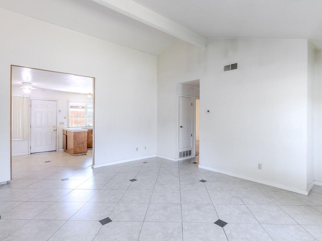 Detail Gallery Image 9 of 22 For 6609 Plymouth Rd, Stockton,  CA 95207 - 2 Beds | 1 Baths