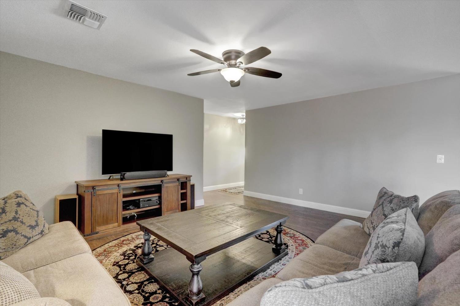 Detail Gallery Image 5 of 75 For 10286 Sugar Pine Ct, Grass Valley,  CA 95949 - 3 Beds | 2 Baths