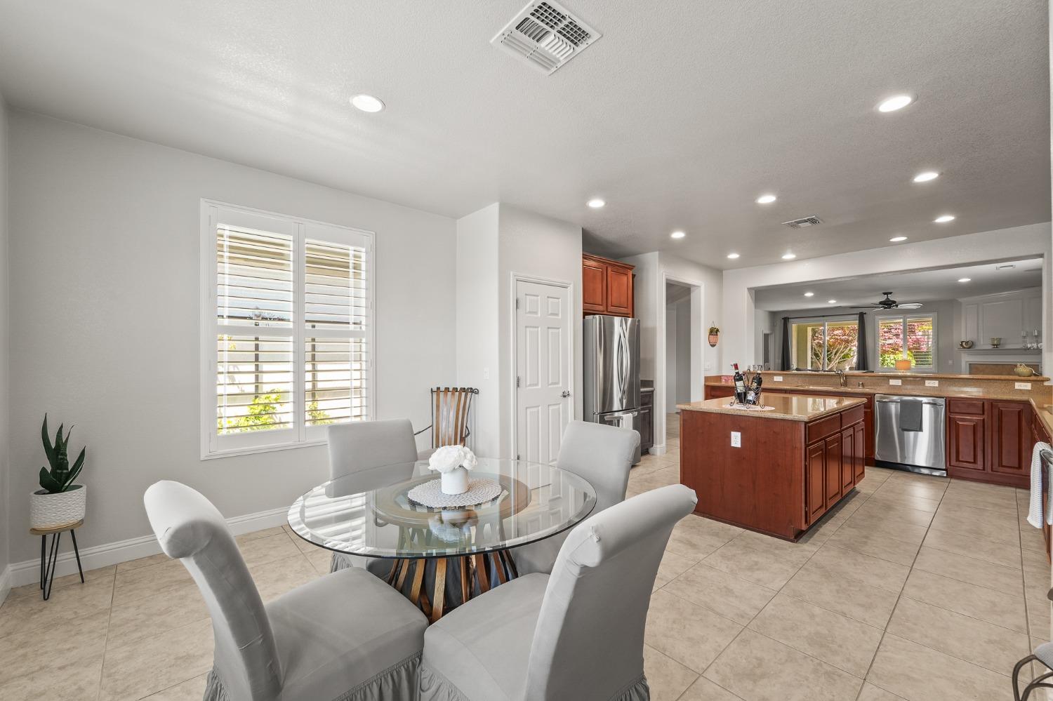 Detail Gallery Image 18 of 66 For 2386 Birdsong Pl, Manteca,  CA 95336 - 2 Beds | 2 Baths