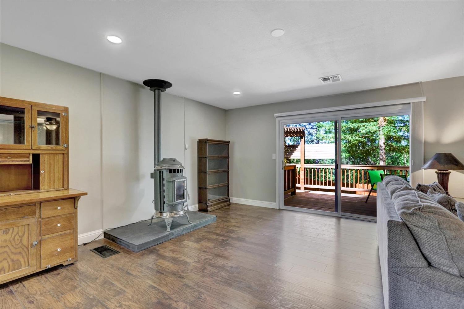 Detail Gallery Image 7 of 75 For 10286 Sugar Pine Ct, Grass Valley,  CA 95949 - 3 Beds | 2 Baths