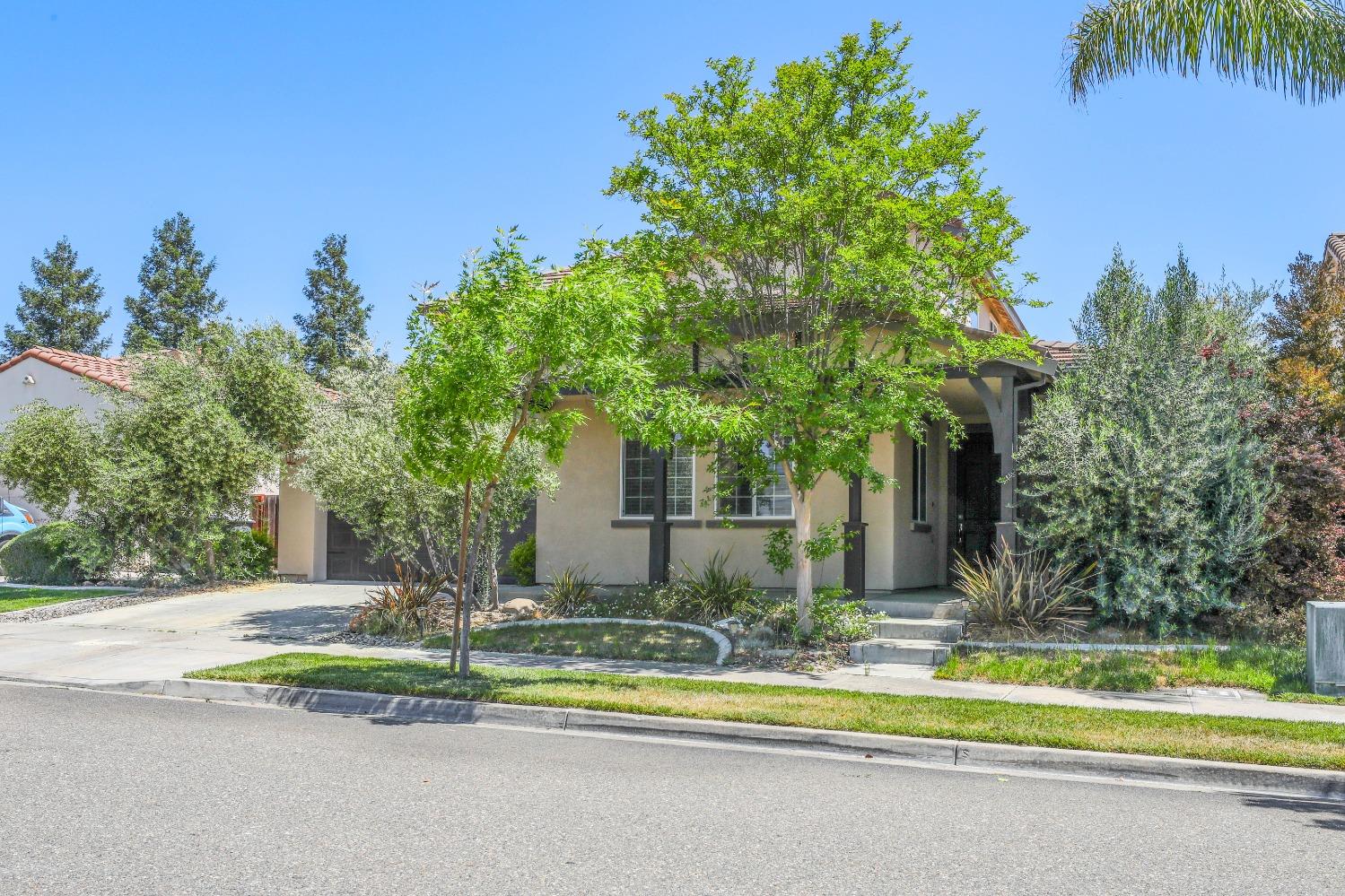 Detail Gallery Image 2 of 64 For 549 Fresian Dr, Oakdale,  CA 95361 - 4 Beds | 3/1 Baths