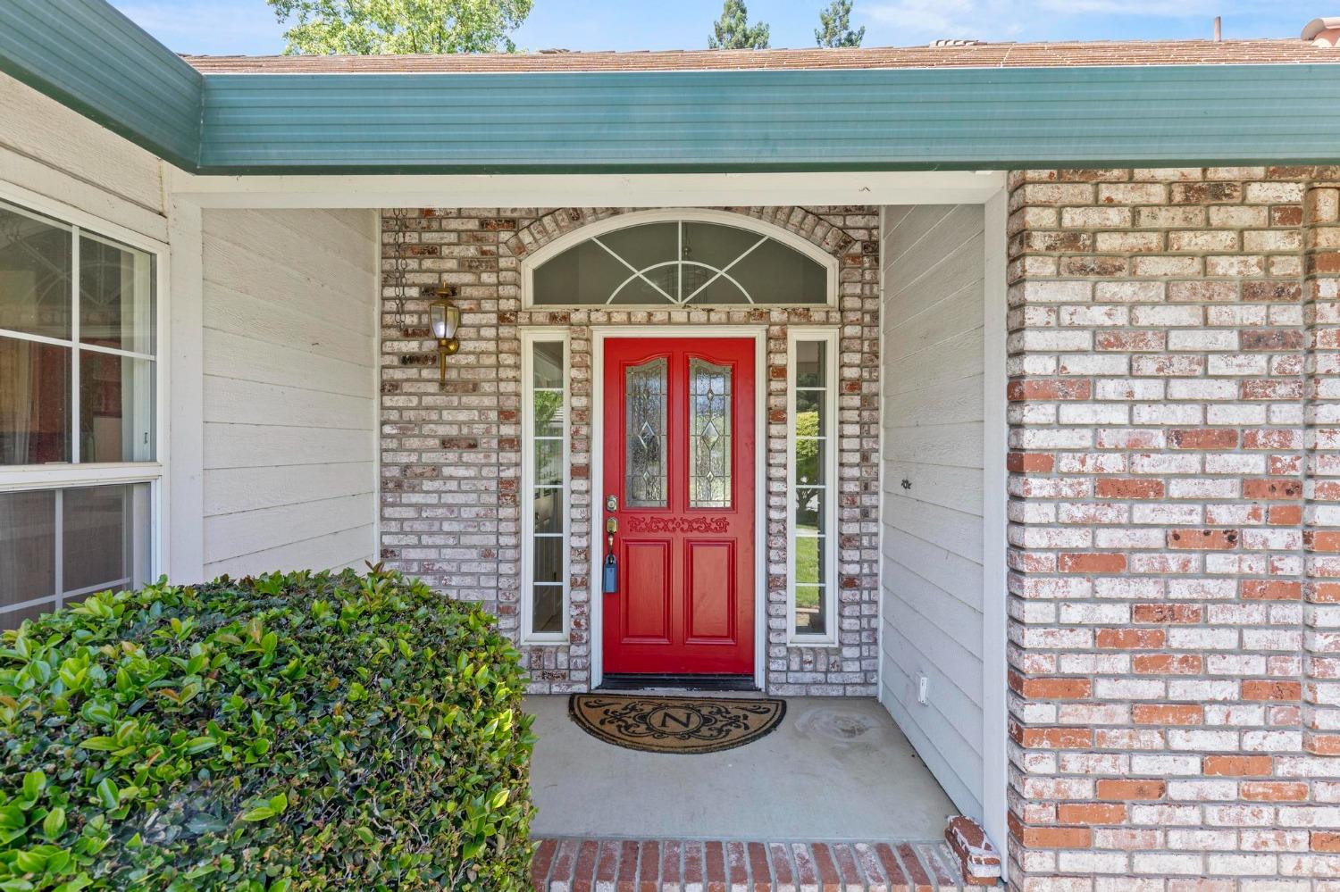 Detail Gallery Image 4 of 42 For 1840 Saratoga Ct, Yuba City,  CA 95993 - 3 Beds | 2 Baths