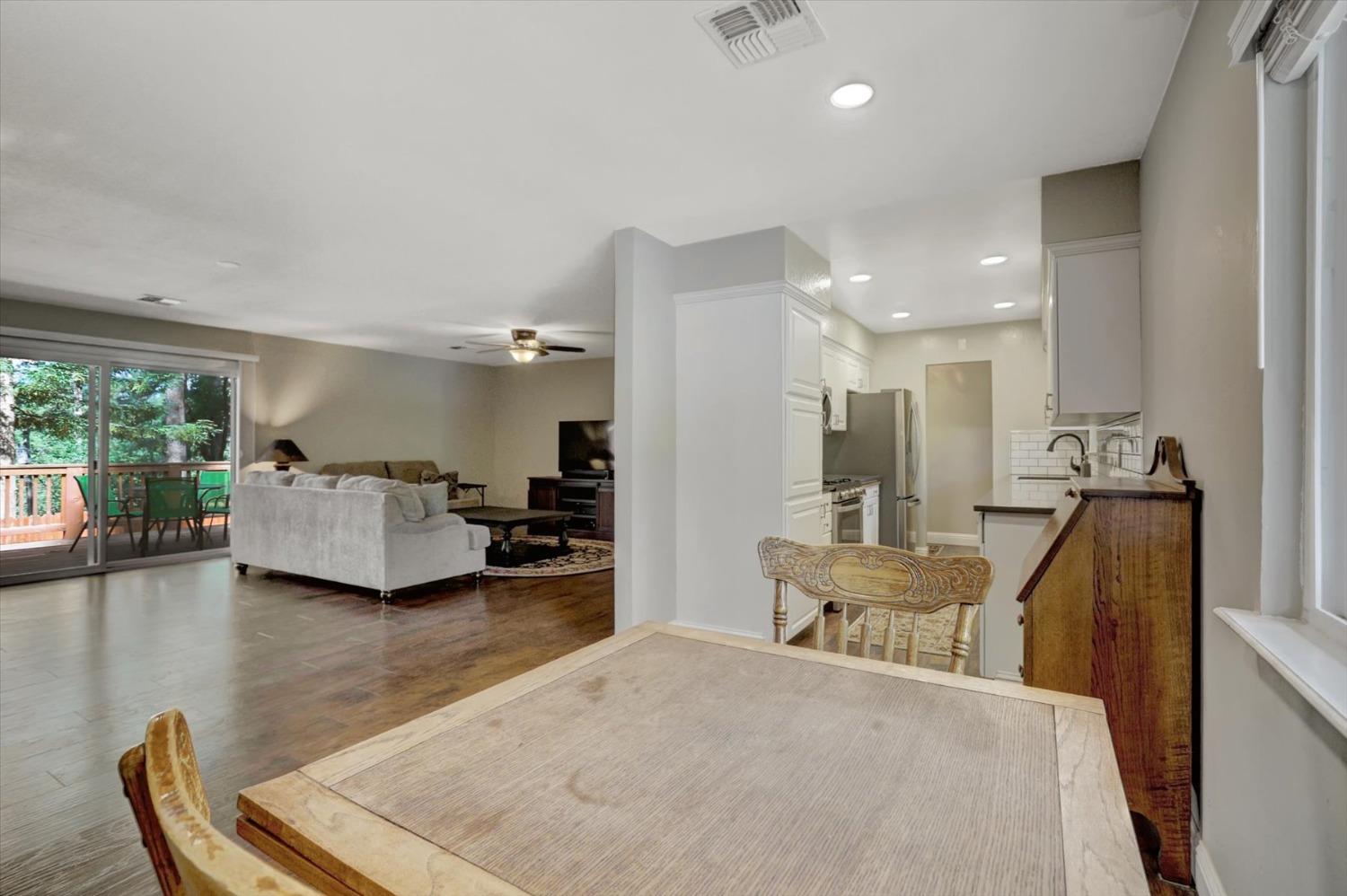 Detail Gallery Image 13 of 75 For 10286 Sugar Pine Ct, Grass Valley,  CA 95949 - 3 Beds | 2 Baths