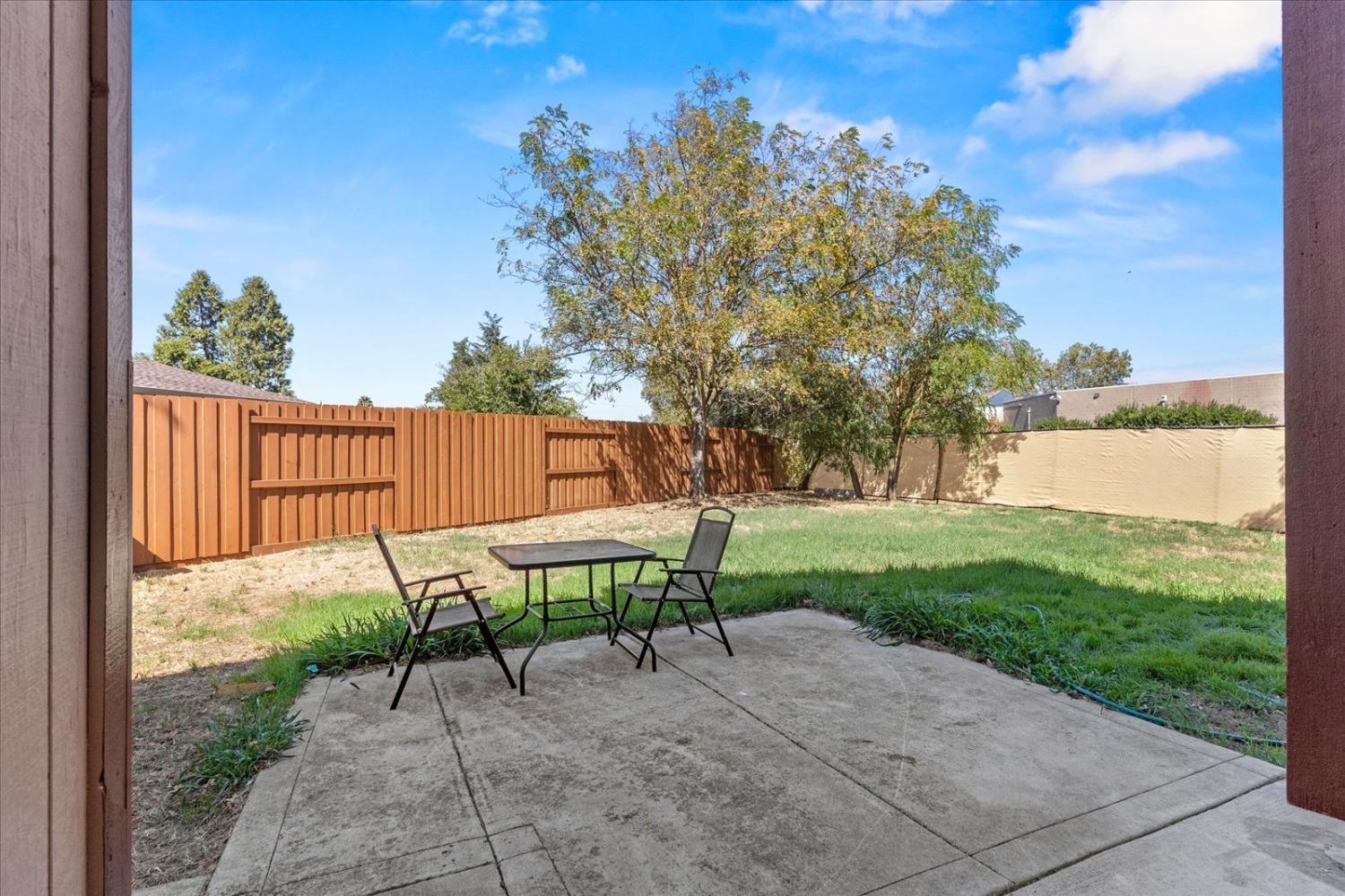 Detail Gallery Image 22 of 24 For 7635 Clover Woods Ct, Sacramento,  CA 95828 - 2 Beds | 2 Baths