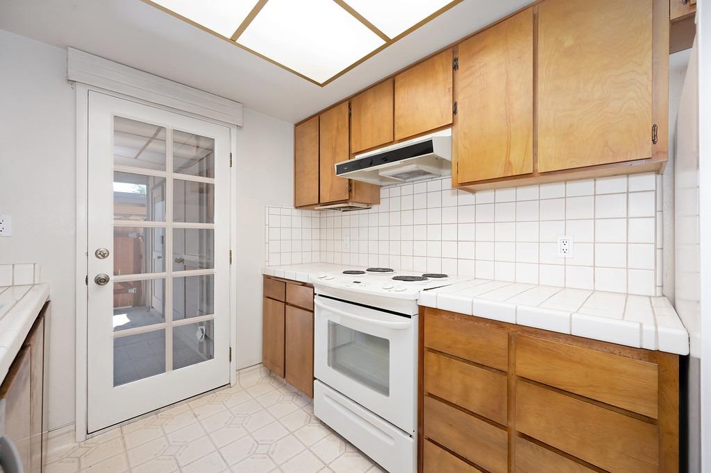 Detail Gallery Image 14 of 37 For 7558 Fairway Two Ave, Fair Oaks,  CA 95628 - 3 Beds | 2/1 Baths