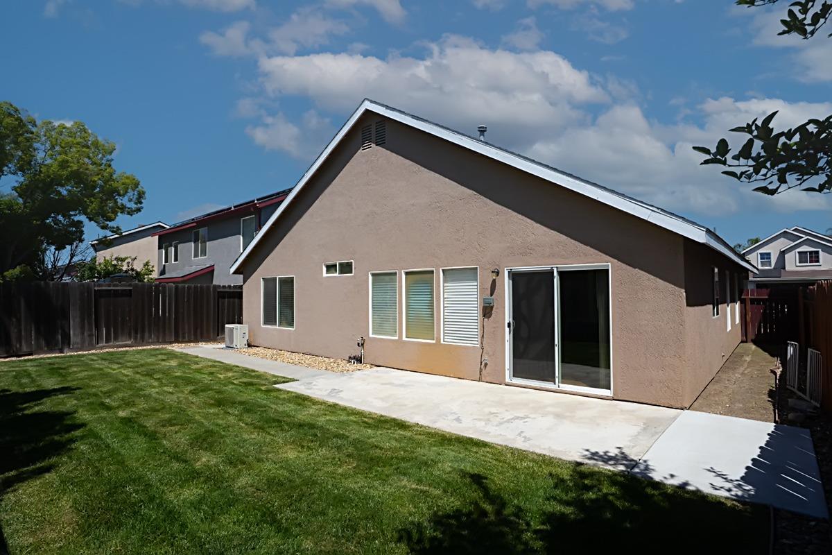 Detail Gallery Image 11 of 12 For 1839 Washo Way, Stockton,  CA 95206 - 4 Beds | 2 Baths