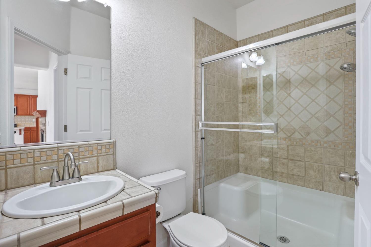 Detail Gallery Image 10 of 26 For 2340 Etcheverry Dr, Stockton,  CA 95212 - 5 Beds | 3 Baths