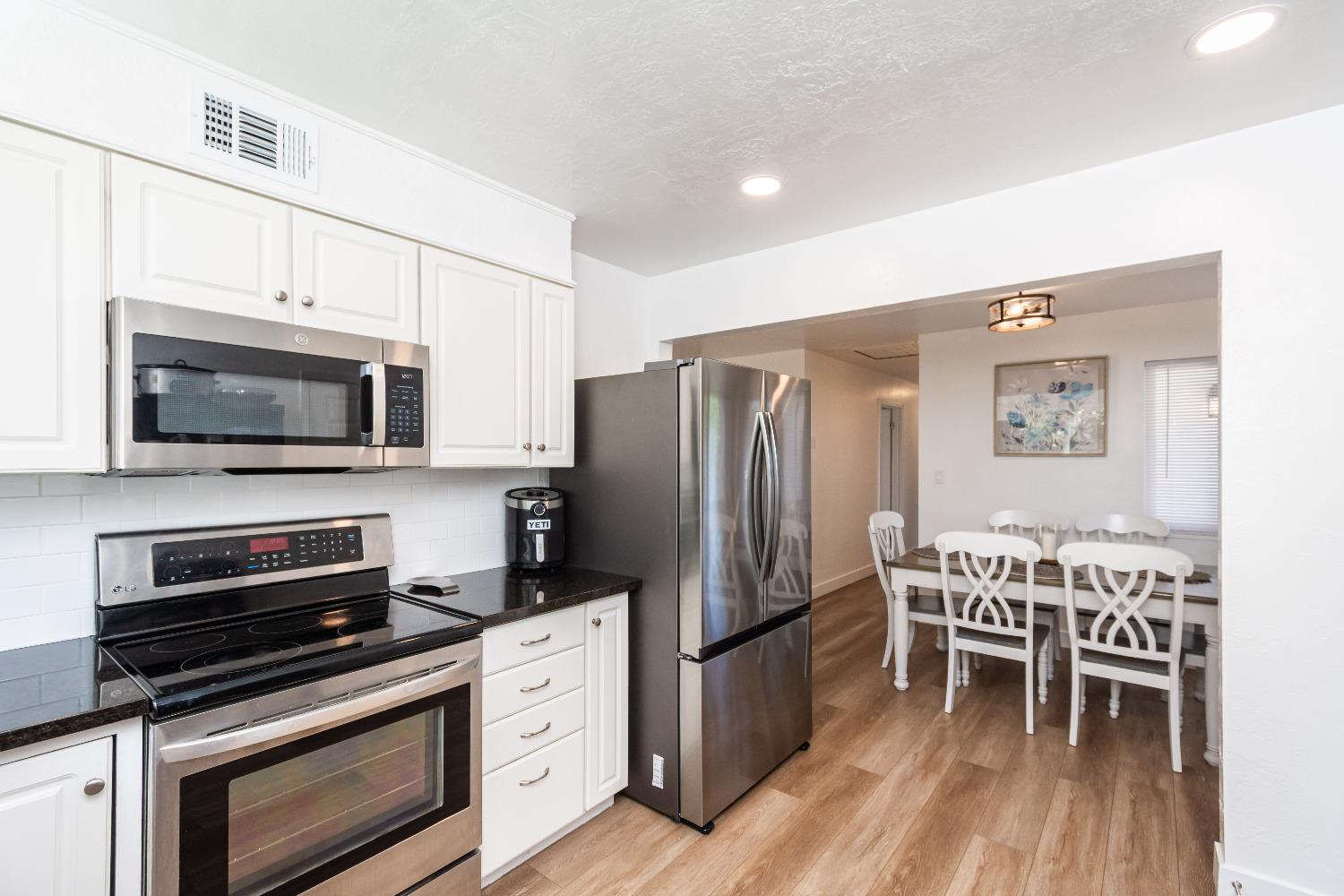 Detail Gallery Image 16 of 48 For 2672 Ellenbrook Dr, Rancho Cordova,  CA 95670 - 3 Beds | 2 Baths