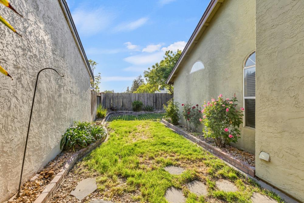Detail Gallery Image 31 of 38 For 8068 Cardale Way, Sacramento,  CA 95829 - 3 Beds | 2 Baths