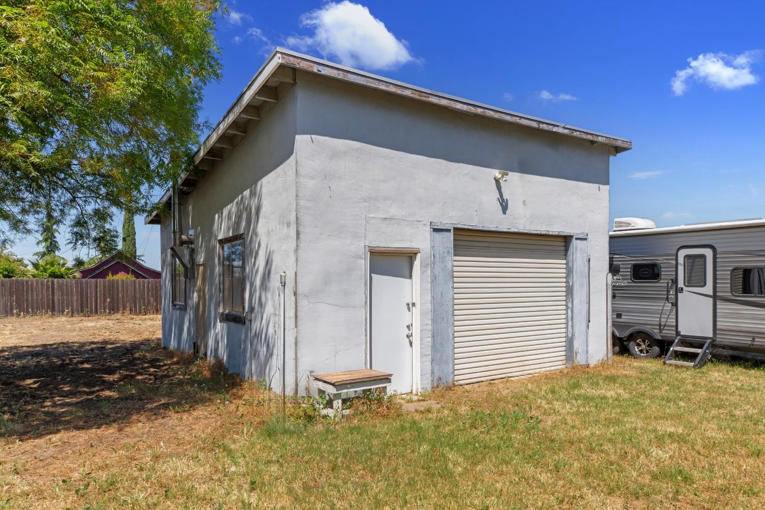 Detail Gallery Image 29 of 42 For 515 Locust Ave, Manteca,  CA 95337 - 3 Beds | 2 Baths