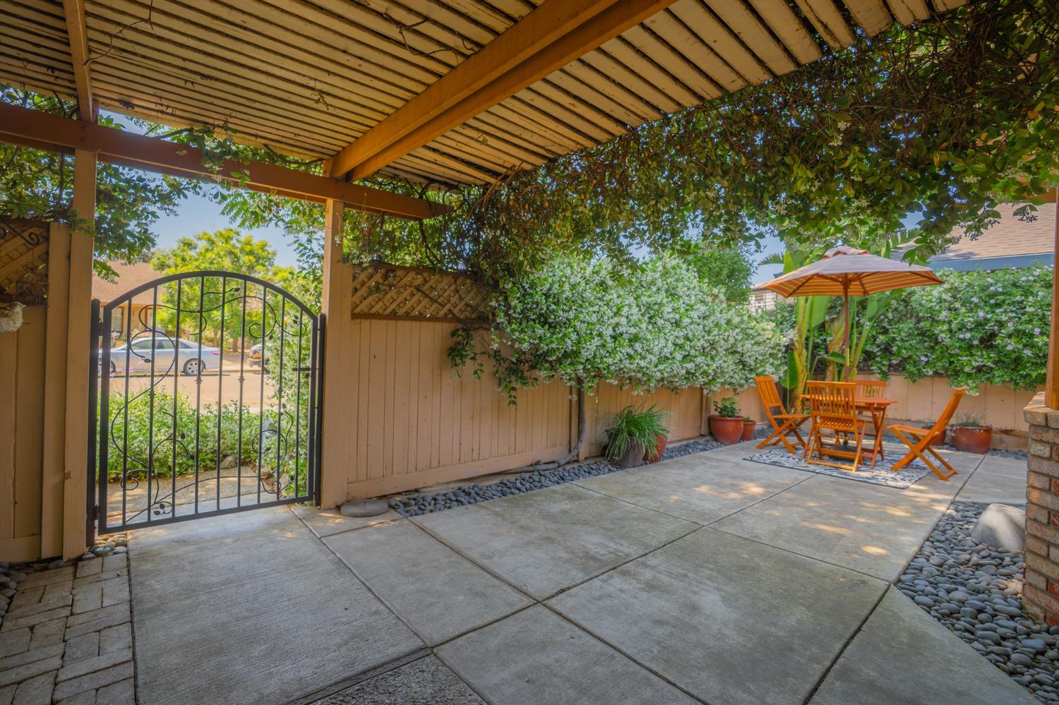 Detail Gallery Image 5 of 63 For 2028 Princeton Ct, Los Banos,  CA 93635 - 3 Beds | 2 Baths