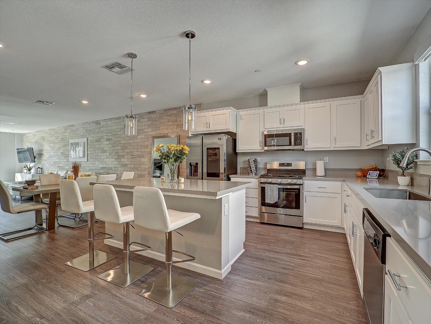 Detail Gallery Image 51 of 97 For 4474 Louvre Ln, Sacramento,  CA 95834 - 4 Beds | 3/1 Baths