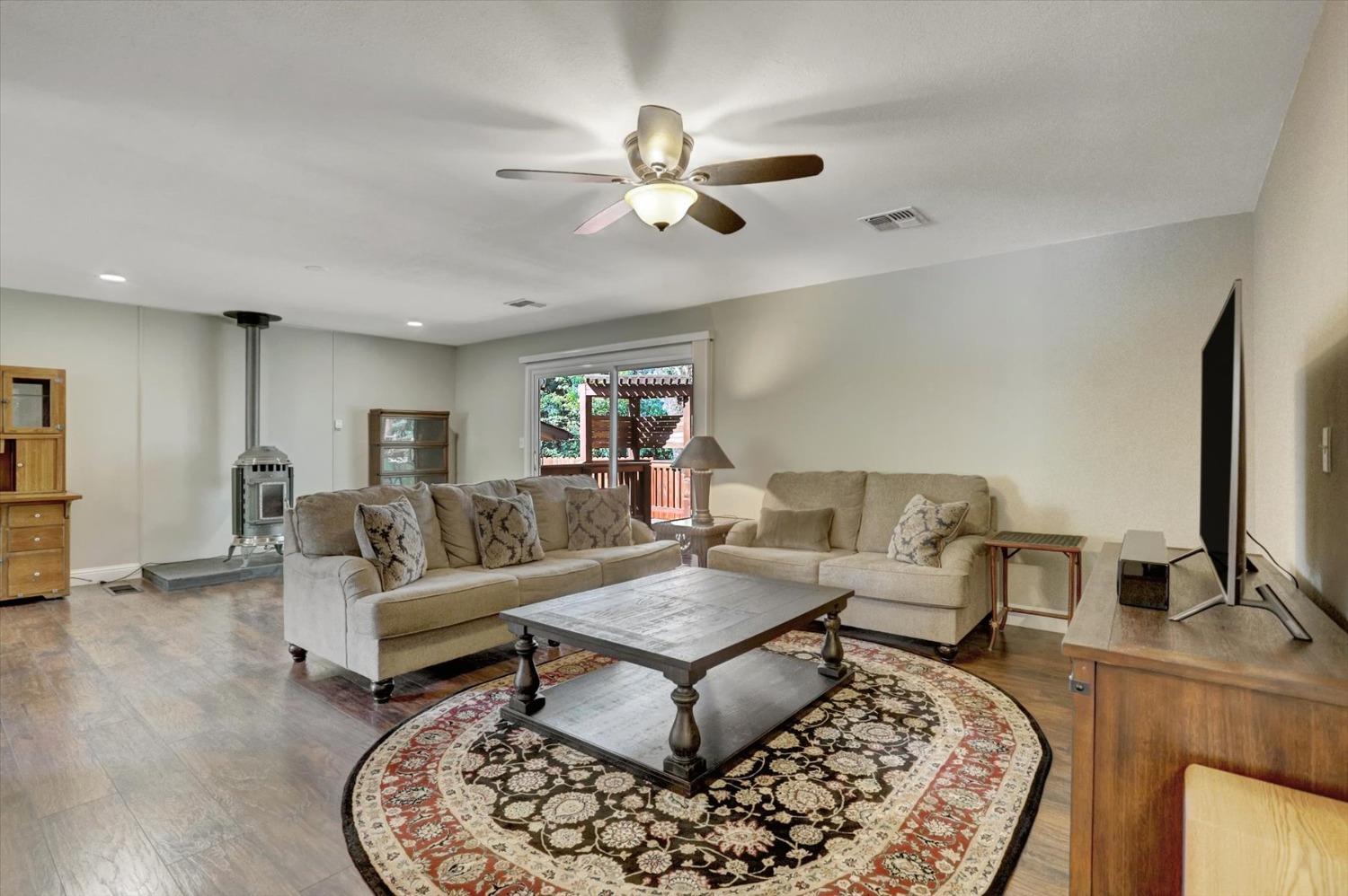 Detail Gallery Image 4 of 75 For 10286 Sugar Pine Ct, Grass Valley,  CA 95949 - 3 Beds | 2 Baths