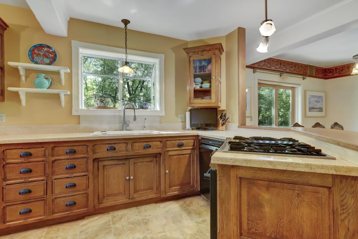Detail Gallery Image 14 of 99 For 14511 Clear Creek Pl, Grass Valley,  CA 95949 - 3 Beds | 2 Baths
