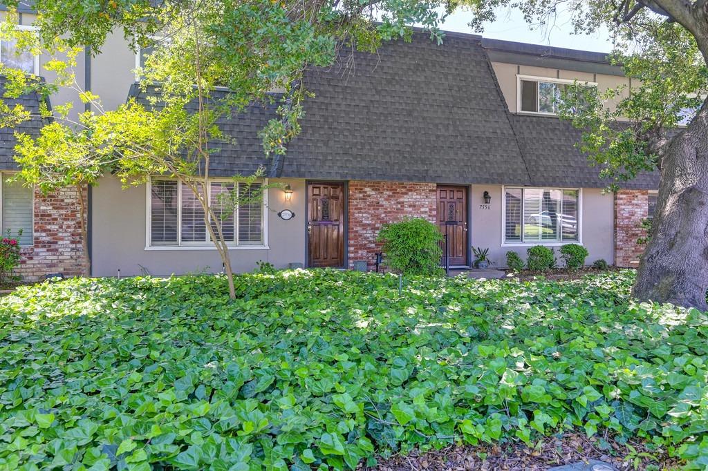 Detail Gallery Image 2 of 37 For 7558 Fairway Two Ave, Fair Oaks,  CA 95628 - 3 Beds | 2/1 Baths