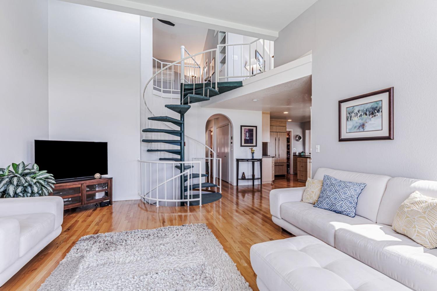 Detail Gallery Image 3 of 46 For 159 Aeolia Dr, Auburn,  CA 95603 - 3 Beds | 3 Baths