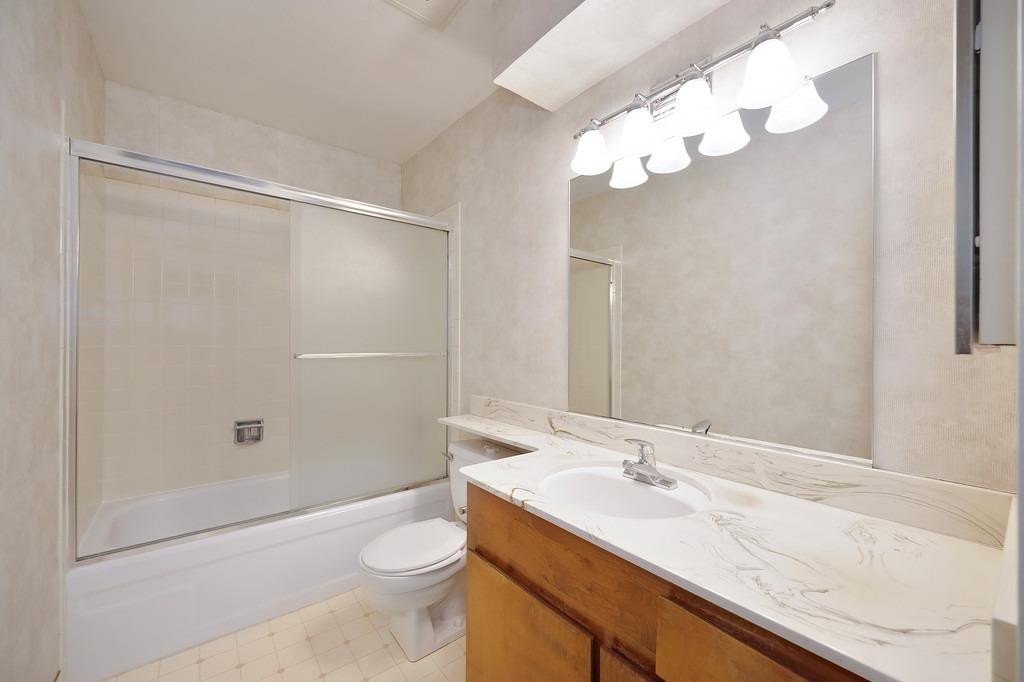 Detail Gallery Image 19 of 37 For 7558 Fairway Two Ave, Fair Oaks,  CA 95628 - 3 Beds | 2/1 Baths