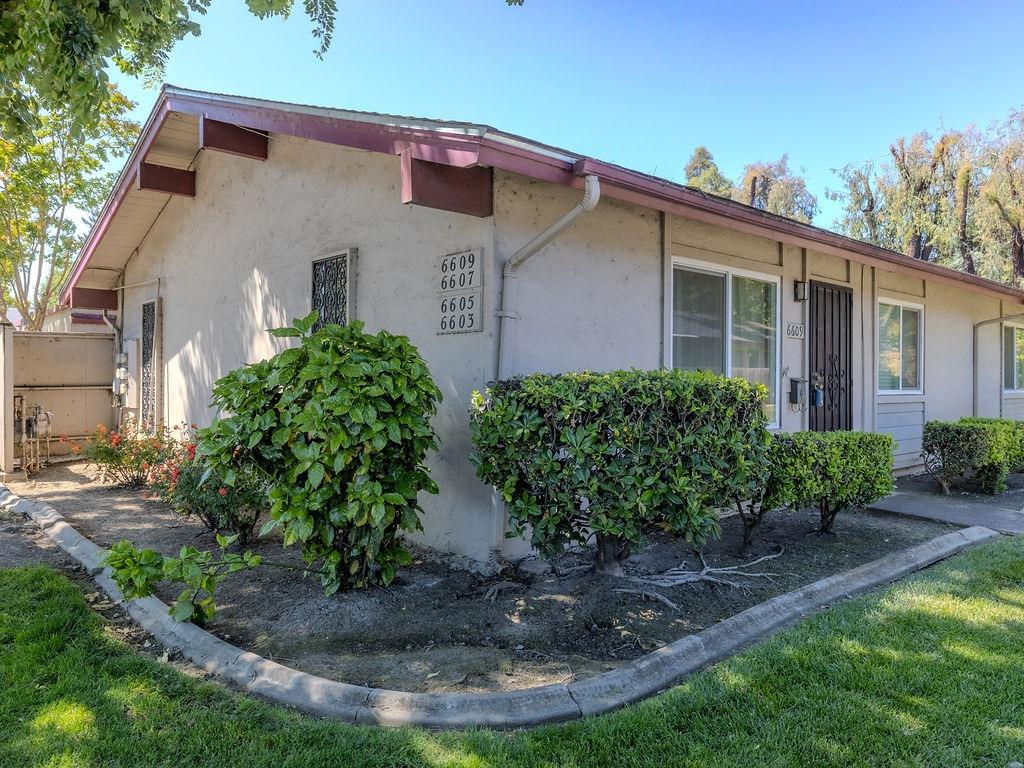 Detail Gallery Image 4 of 22 For 6609 Plymouth Rd, Stockton,  CA 95207 - 2 Beds | 1 Baths