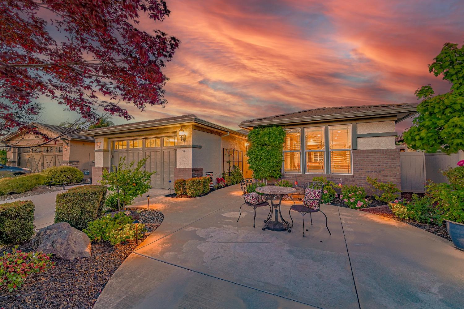 Detail Gallery Image 2 of 66 For 2386 Birdsong Pl, Manteca,  CA 95336 - 2 Beds | 2 Baths
