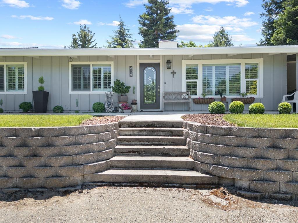 Detail Gallery Image 6 of 46 For 2119 Tioga Ave, Oakdale,  CA 95361 - 3 Beds | 2 Baths