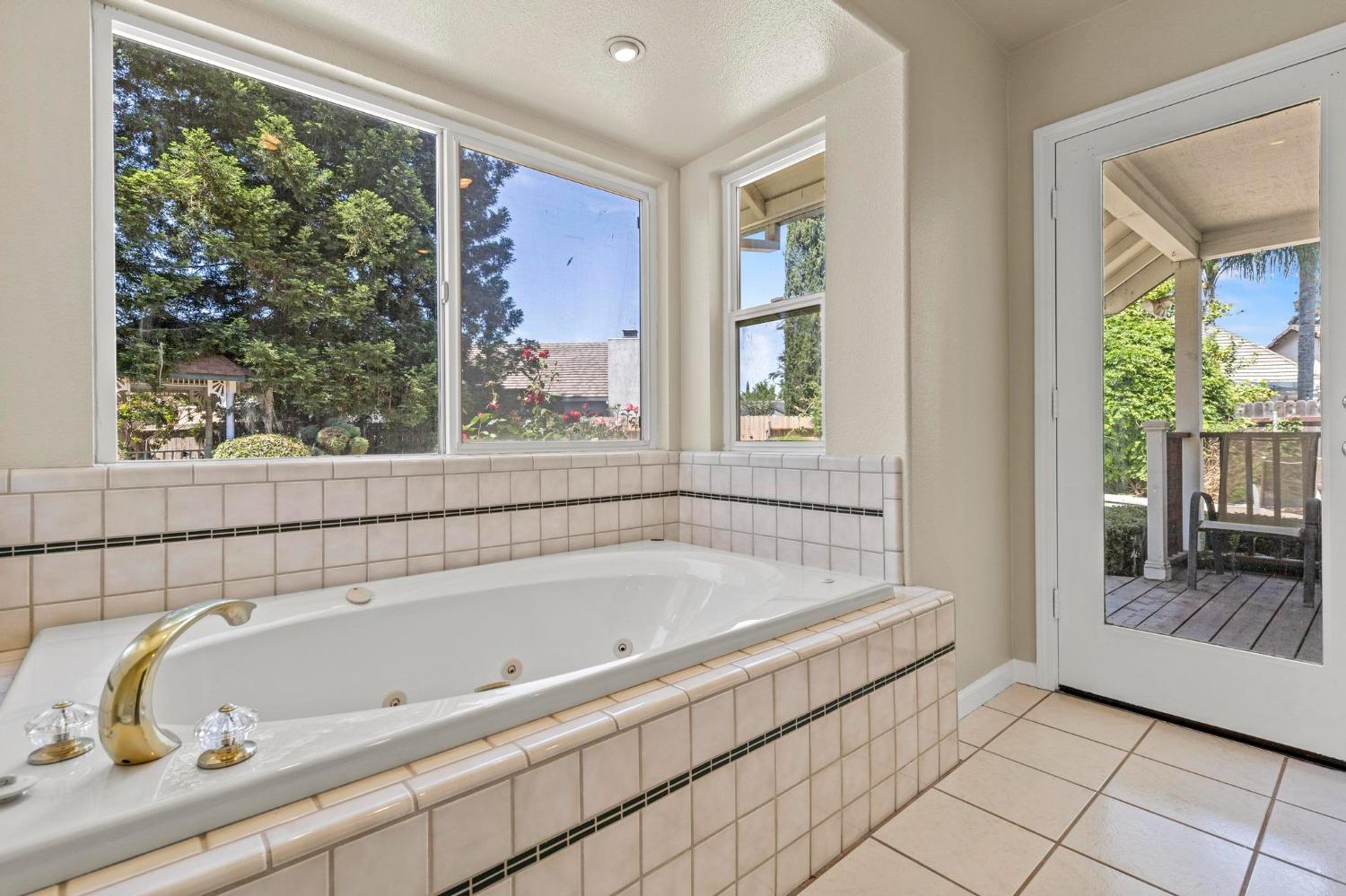 Detail Gallery Image 19 of 42 For 1840 Saratoga Ct, Yuba City,  CA 95993 - 3 Beds | 2 Baths